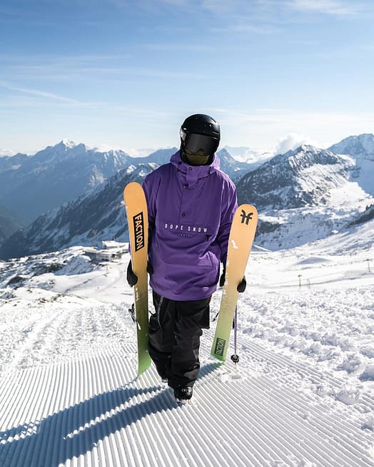 Customer @confettyboy in Legacy Snowboard Jacket Men Vivid Purple