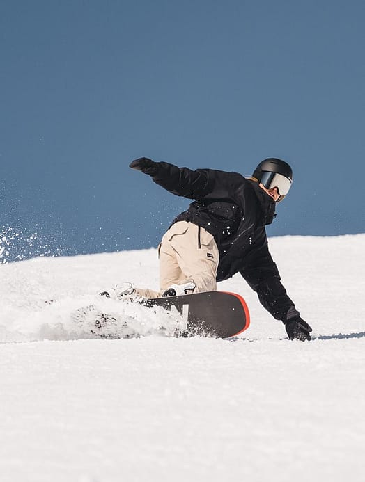 Customer @clew_snowboarding in Spartan W Snowboard Jacket Women Black