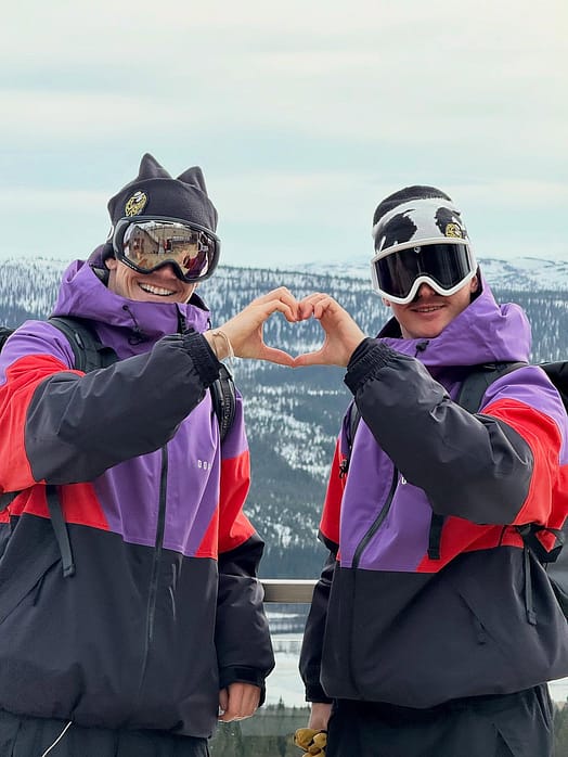 Customer @lukas.muellauer in Spartan Snowboard Jacket Men Sport Vivid Purple/Red/Black