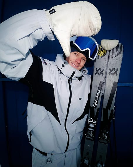 Customer @baumgartner_sam in Spartan Snowboard Jacket Men Spike Light Grey/Black