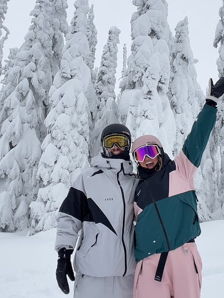 Customer @nicos_pow in Spartan Snowboard Jacket Men Spike Light Grey/Black