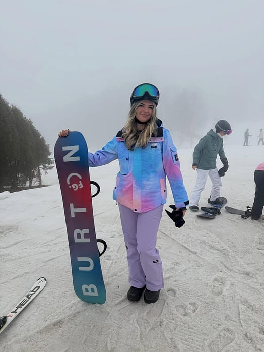 Customer @mtam528 in Adept W Snowboard Jacket Women Dawn