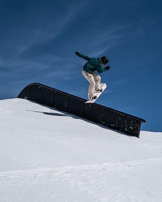 Client @irinaruegg dans Notorious B.I.B W Pantalon de Snowboard Femme Sand