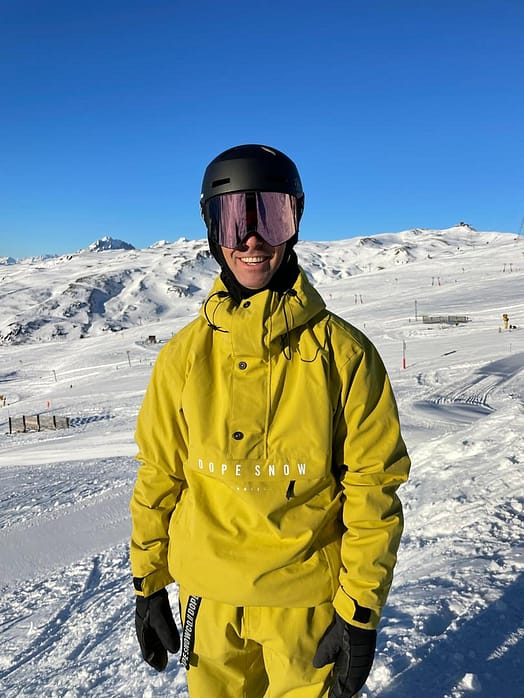 Customer @cristoboard in Legacy Snowboard Jacket Men Yellow