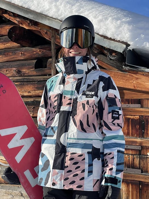 Customer @irinaruegg in Adept W Snowboard Jacket Women Melon Renewed