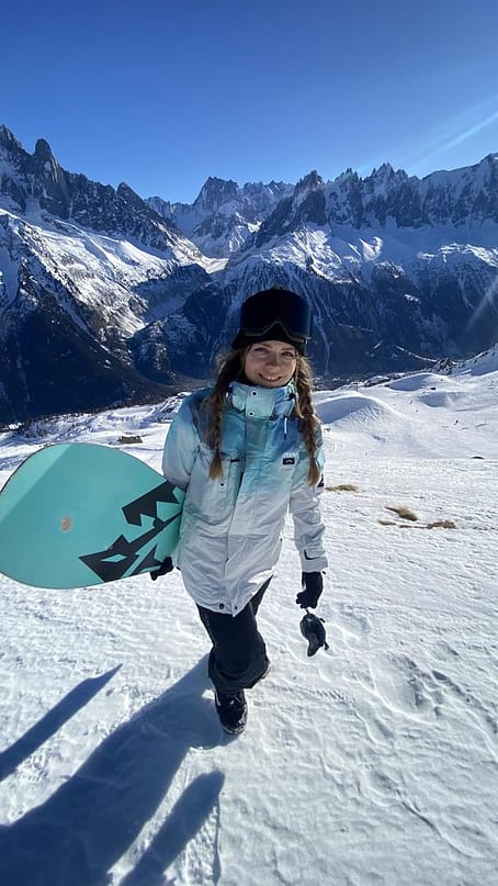 Customer @katrine_isakova in Adept W Snowboard Jacket Women Surf Renewed