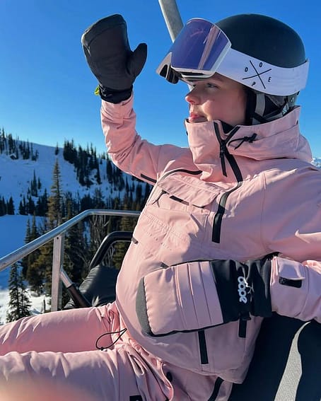 Zákazník @juliavanpoecke v Akin W Bunda na Snowboard Dámské Soft Pink