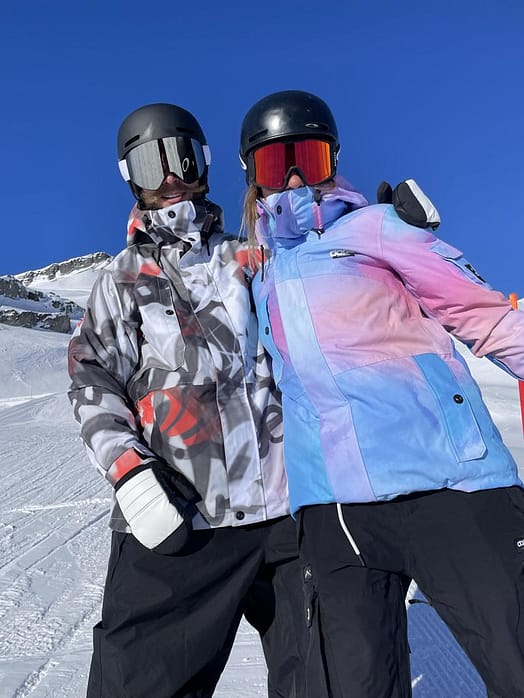 Customer @wolfczy in Adept Ski Jacket Men Spray Black Red