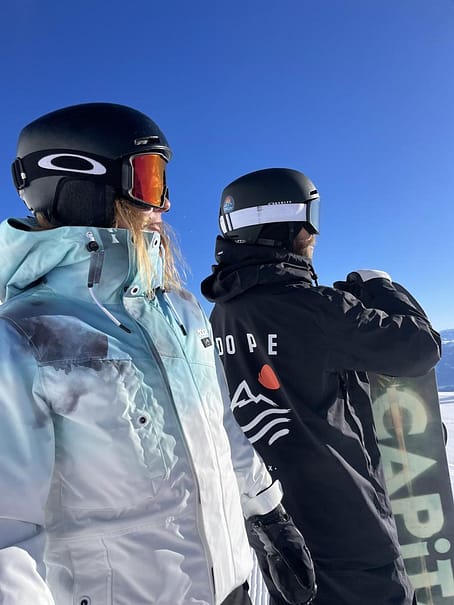 Customer @wolfczy in Adept W Snowboard Jacket Women Surf