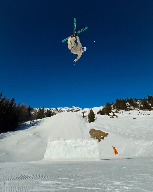 Asiakas @baumgartner_sam tuotteessa Acme Laskettelutakki Miehet Sand