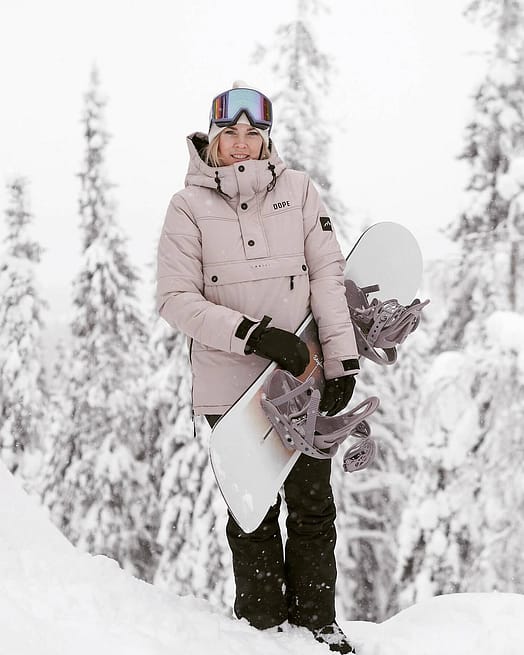 Cliente @momentsby_annasofia en Puffer W 2023 Chaqueta Snowboard Mujer Sand