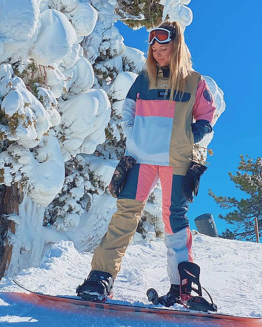 Customer @leahsachs in Blizzard LE W Ski Jacket Women Limited Edition Patchwork Khaki