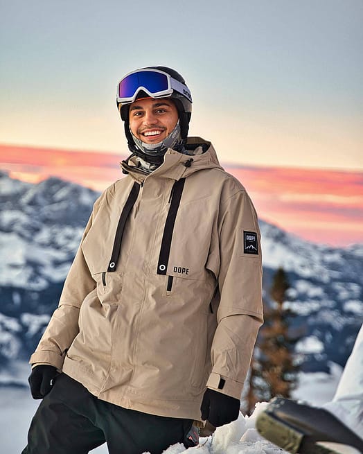 Customer @maarrloon in Mojo Snowboard Jacket Men Sand