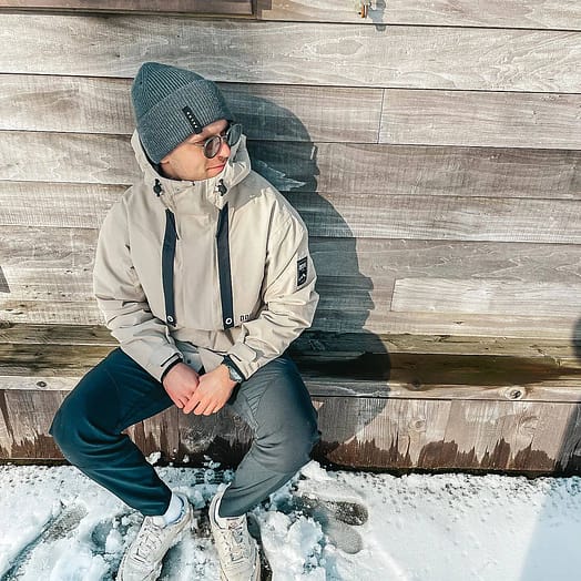 Customer @jonas_voelmicke in Mojo Snowboard Jacket Men Sand