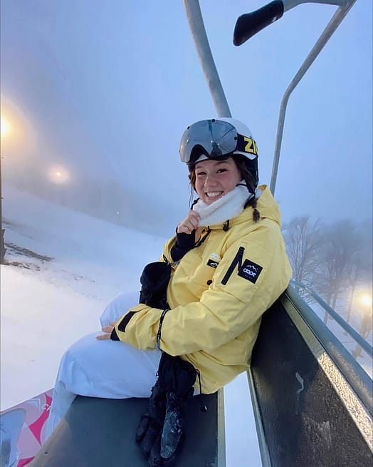 Customer @oliviakoschuk in Adept W 2021 Snowboard Jacket Women Faded Yellow