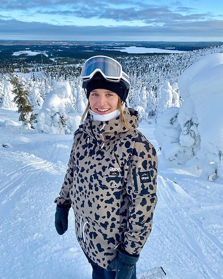 Customer @lovesopa in Annok W Ski Jacket Women Limited Edition Dots