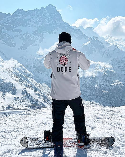 Customer @lorenzodedo in Yeti 2021 Snowboard Jacket Men Rose Light Grey