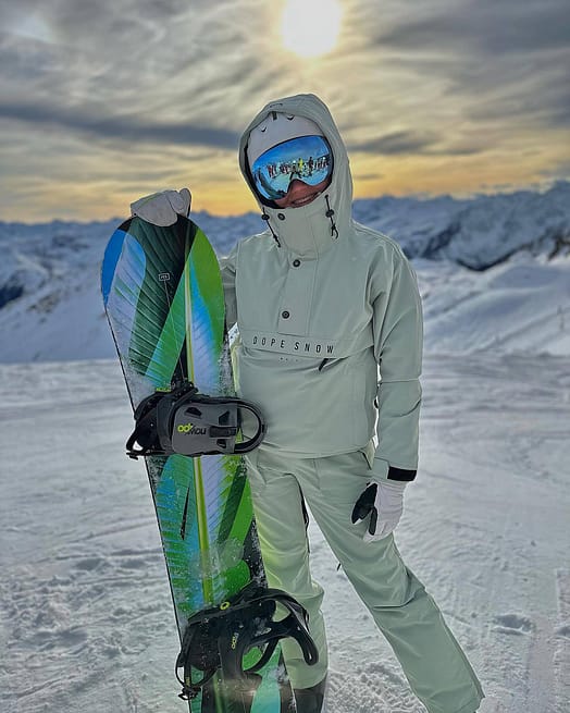 Customer @maudelesscher in Notorious B.I.B W 2022 Ski Pants Women Soft Green