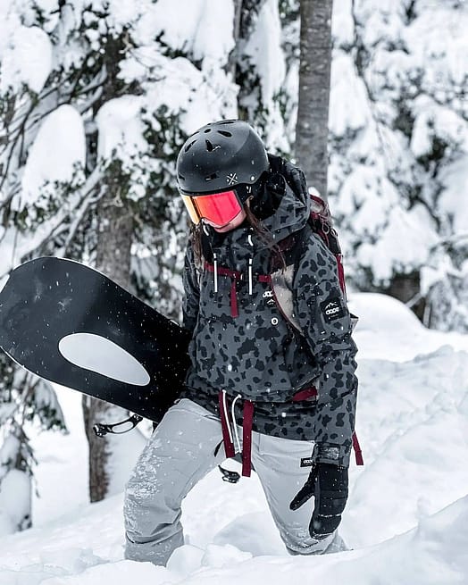 Customer @skvikskvik in Annok W Snowboard Jacket Women Dots Phantom