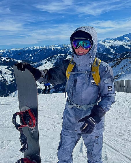 Customer @bartschellekens in Adept Snowboard Jacket Men Dirt Renewed