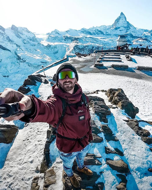 Customer @_iamlukaszajic in Blizzard 2021 Snowboard Jacket Men Burgundy