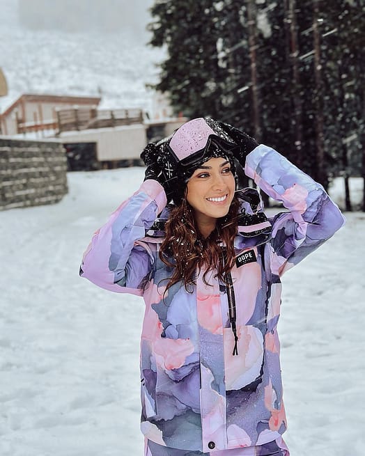 Customer @__melanieanne in Blizzard W Full Zip Snowboard Jacket Women Blot Peach