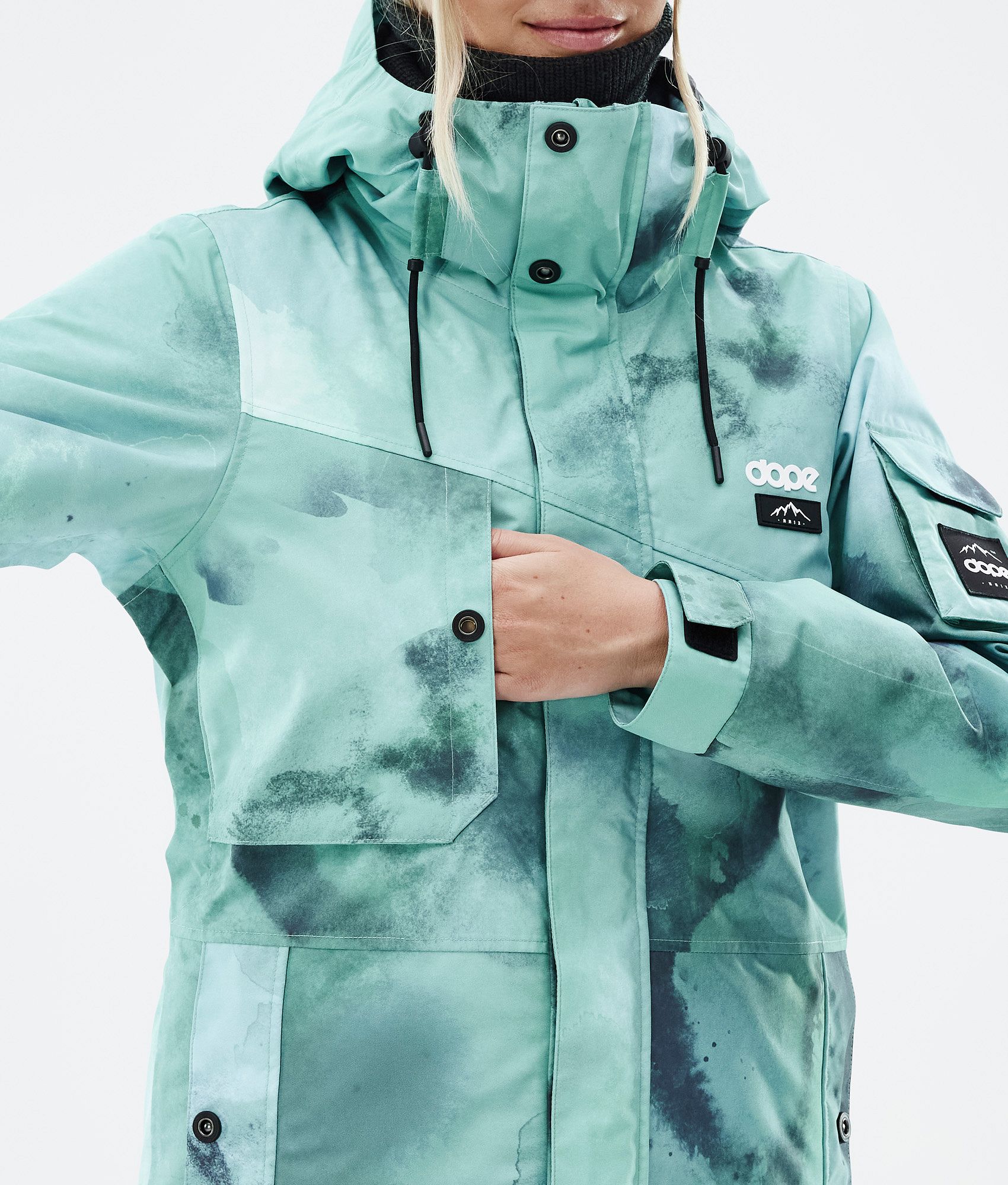 Liquid clearance snow jacket