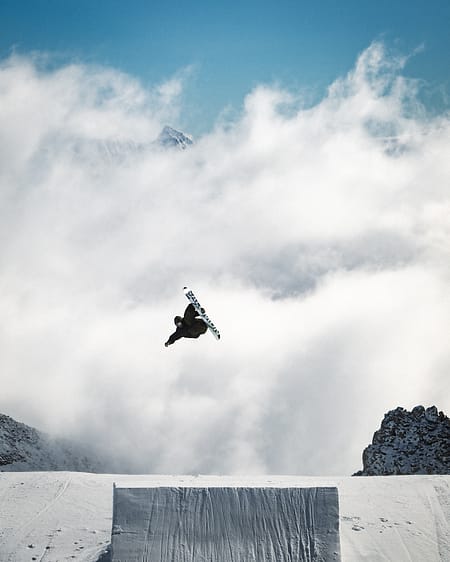 Imagen 2 de 2 - Sven Thorgren Snowboarding