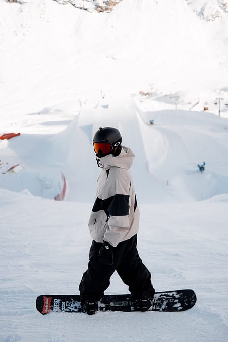 Imagen 2 de 2 - Vlad Khadarin Snowboarding